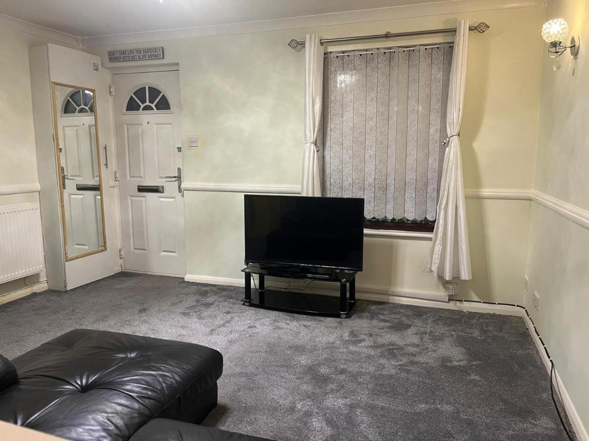 London 1 Bed Cosy House Lägenhet Norwood Exteriör bild