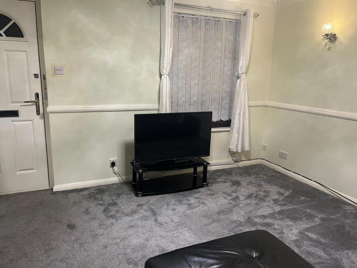 London 1 Bed Cosy House Lägenhet Norwood Exteriör bild